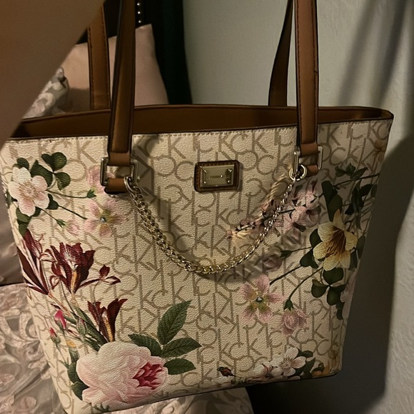 Used Calvin Klein Floral Monogram - Picture 3 of 7